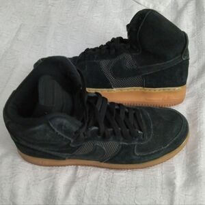 AF1 High 07 LB8- suede black gum bottom 806403-003